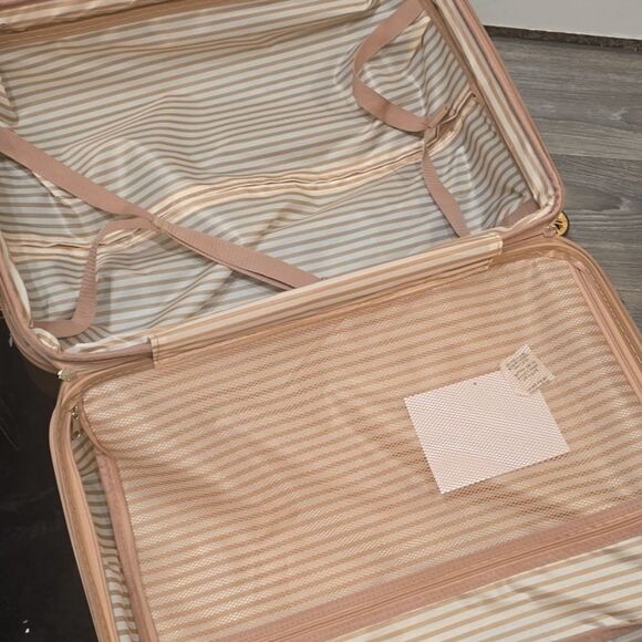 London Fog Southgate Collection Hard Side Expandable 24" Spinner Luggage - Picture 12 of 13